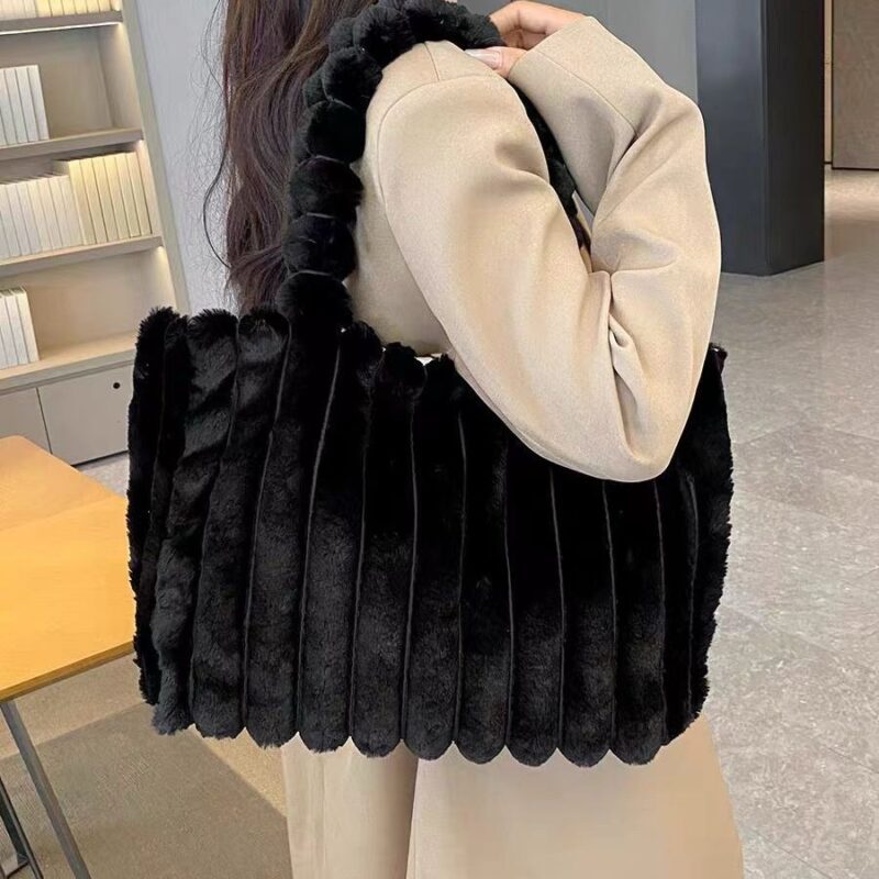 Classy fur bag - Image 2